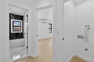 114-25 200th St, Saint Albans, NY 11412 - Photo 11