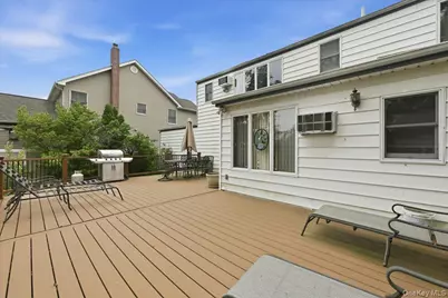 1935 Lenox Avenue, East Meadow, NY 11554 - Photo 27