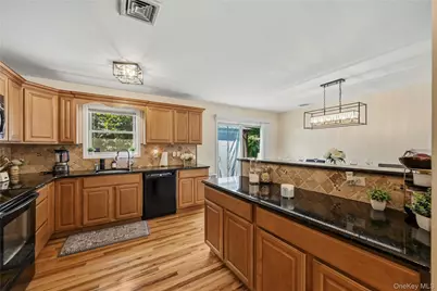18 Hickory Place, Middletown, NY 10941 - Photo 17