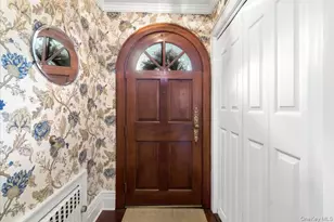 89 Poplar St, Garden City, NY 11530 - Photo 3