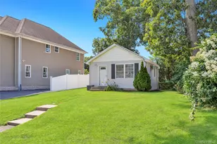 22 Maplewood Ave, Selden, NY 11784 - Photo 3