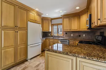194 Lincoln Place, Eastchester, NY 10709 - Photo 9