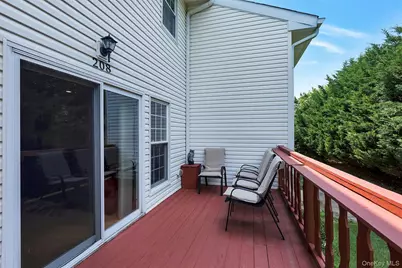 208 Palo Alto Drive, Plainview, NY 11803 - Photo 25