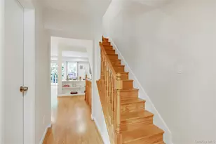 208 Palo Alto Dr, Plainview, NY 11803 - Photo 15