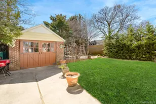 14 Milton Ct, Rockville Centre, NY 11570 - Photo 7