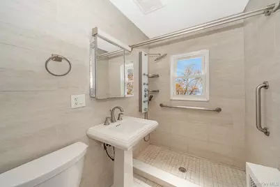 14 Milton Court, Rockville Centre, NY 11570 - Photo 5