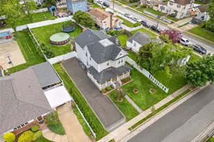 81 Pearsall Ave, Freeport, NY 11520 - Photo 17