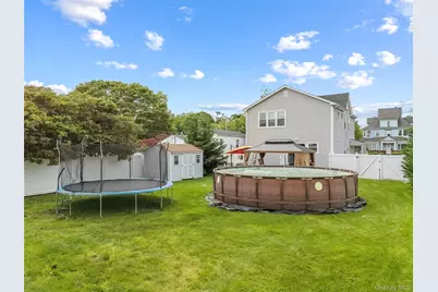 81 Pearsall Avenue, Freeport, NY 11520 - Photo 19