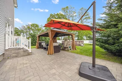 81 Pearsall Avenue, Freeport, NY 11520 - Photo 15