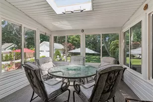 43 Beverly Rd, Merrick, NY 11566 - Photo 9