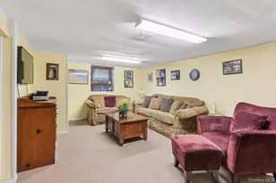 43 Beverly Rd, Merrick, NY 11566 - Photo 21