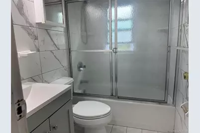 124 Parkdale Drive, North Babylon, NY 11703 - Photo 9