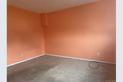 124 Parkdale Drive, North Babylon, NY 11703 - Photo 19