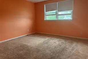 124 Parkdale Dr, North Babylon, NY 11703 - Photo 5