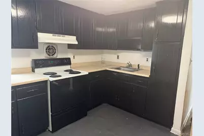 124 Parkdale Drive, North Babylon, NY 11703 - Photo 15