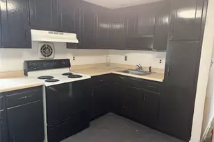 124 Parkdale Dr, North Babylon, NY 11703 - Photo 15
