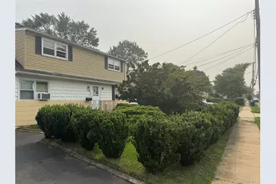 124 Parkdale Drive, North Babylon, NY 11703 - Photo 27