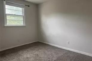 124 Parkdale Dr, North Babylon, NY 11703 - Photo 7