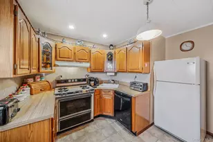86-02 241st St, Bellerose, NY 11426 - Photo 7
