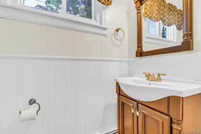 258 Lafayette Road, West Babylon, NY 11704 - Photo 15