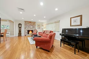 58 Reeve Rd, Rockville Centre, NY 11570 - Photo 5