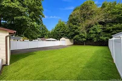 31 Oakland Avenue, Port Jefferson Station, NY 11776 - Photo 9