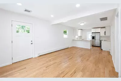 31 Oakland Avenue, Port Jefferson Station, NY 11776 - Photo 11