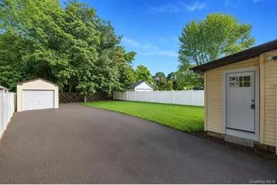 31 Oakland Avenue, Port Jefferson Station, NY 11776 - Photo 5