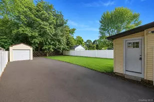 31 Oakland Ave, Port Jefferson Station, NY 11776 - Photo 5