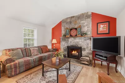 6 Country Club Road, Hopewell Junction, NY 12533 - Photo 19