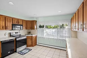 51 Shepherd Ln, Levittown, NY 11756 - Photo 5