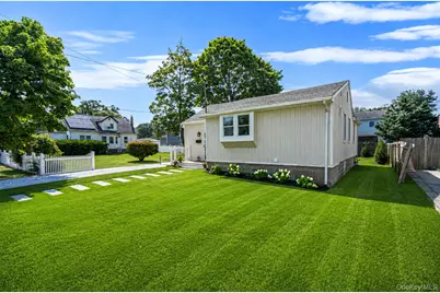 26 Sawyer Avenue, West Babylon, NY 11704 - Photo 3