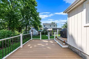 26 Sawyer Ave, West Babylon, NY 11704 - Photo 19