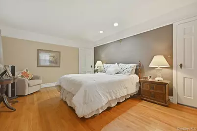 179 Locust Street, Floral Park, NY 11001 - Photo 23