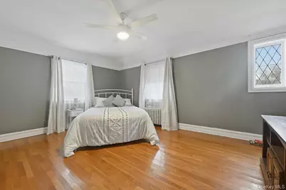 179 Locust Street, Floral Park, NY 11001 - Photo 25