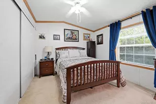 37 Hubbard Ave, Riverhead, NY 11901 - Photo 19