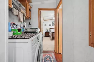 37 Hubbard Ave, Riverhead, NY 11901 - Photo 17