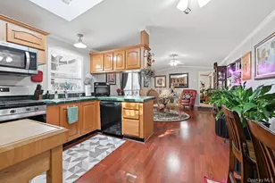 37 Hubbard Ave, Riverhead, NY 11901 - Photo 3