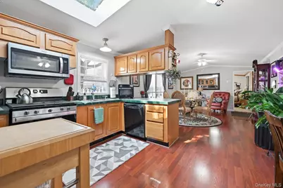 37 Hubbard Avenue #84, Riverhead, NY 11901 - Photo 5