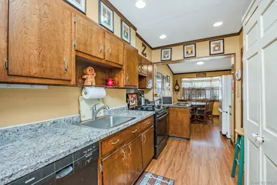 65-30 78th Street, Middle Village, NY 11379 - Photo 11