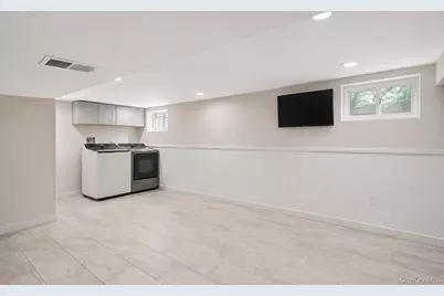 2 Meadow Lane, New Rochelle, NY 10805 - Photo 17