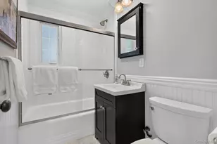 35 Nathan Hale Dr, Huntington, NY 11743 - Photo 11