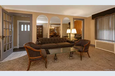 29 Jackson Road, Valley Stream, NY 11581 - Photo 3