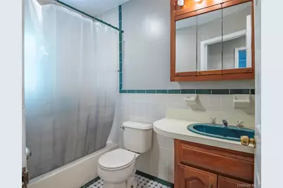 28 Brookdale Road, Glen Cove, NY 11542 - Photo 19