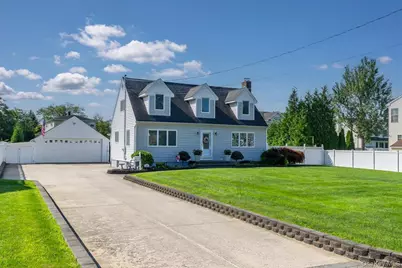 34 Farmers Avenue, Lindenhurst, NY 11757 - Photo 1