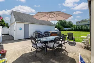 34 Farmers Ave, Lindenhurst, NY 11757 - Photo 33