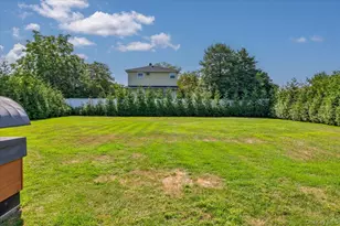 34 Farmers Ave, Lindenhurst, NY 11757 - Photo 35