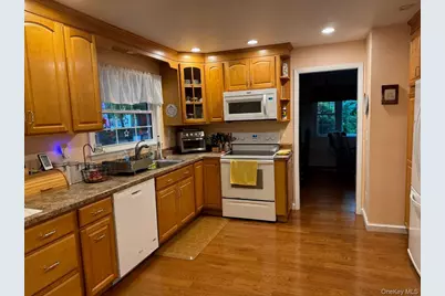 12 Lakeview Drive, Yorktown Heights, NY 10598 - Photo 11