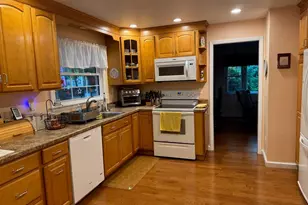12 Lakeview Dr, Yorktown Heights, NY 10598 - Photo 11