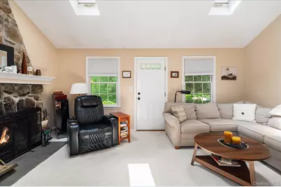 12 Lakeview Drive, Yorktown Heights, NY 10598 - Photo 9